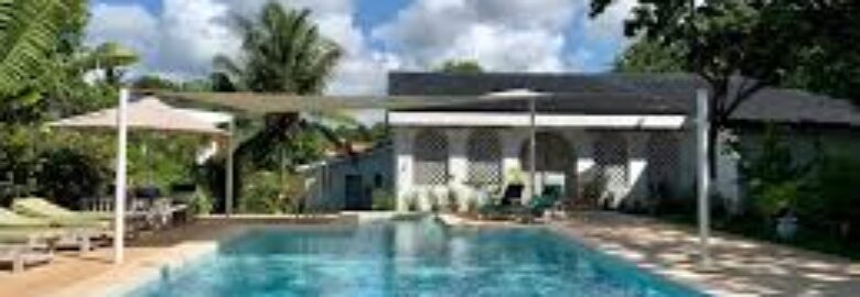Elo’s Beach Annex